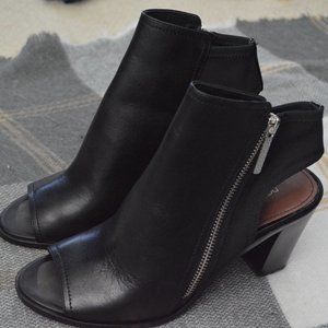 Donald J. Pliner peek toe peek heel chunky black heel boot size 8M